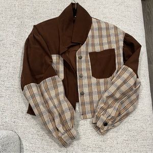 Super cute brown flannel button up